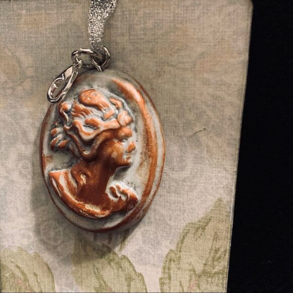 Hand crafted Painted Pendant - Picture 2 of 4